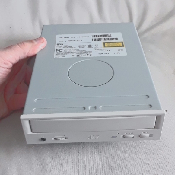 LG CD ROM  Drive CRD-8400B - Picture 1 of 8
